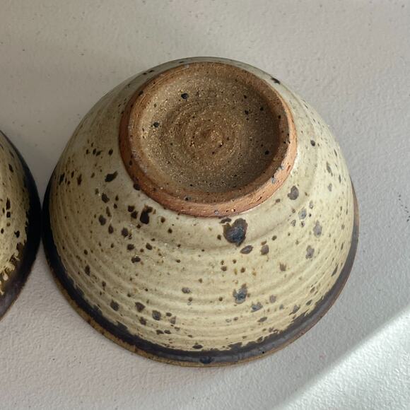 Studio Art Pottery Bowl 2 set Hand Thrown 5.5" Rustic Tan Brown Speckled Matte - Picture 6 of 9